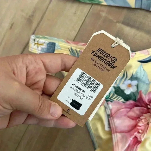 NWT Billbong Solstice Tropic Swimsuit 2 Piece Floral Yellow Sz XS - Picture 7 of 9